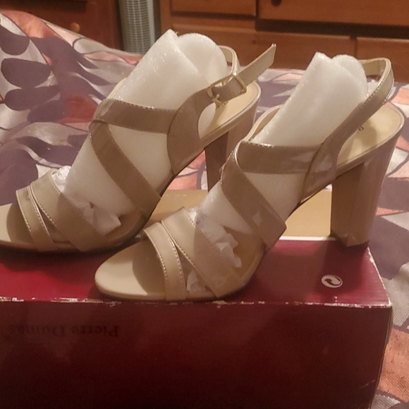 Shoe - Picture 2 of 3